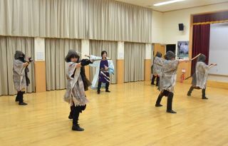 和気の剣舞劇団、新作ショー２６日上演　清麻呂を守護した集団に光