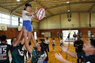 ラグビー体験 第一福田小４年生　倉敷キングフィッシャーズ指導