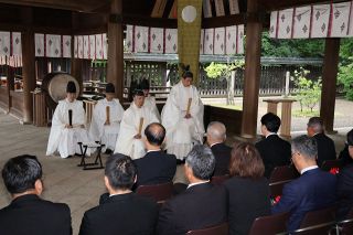 戦没者悼み平和への誓い新たに　岡山県護国神社で秋季慰霊祭【動画あり】