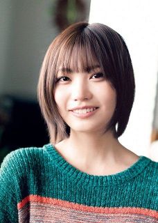 乃木坂46中西アルノ、まったり秋デートグラビア披露　ソロで『マガジン』表紙に登場