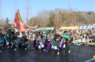 踊りと食の祭典「モモロック」初開催　２４団体熱演、赤磐盛り上げへ新イベント