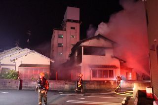 建物から出火　倉敷