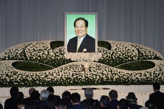 片山氏の人柄と功績しのぶ　東京でお別れの会