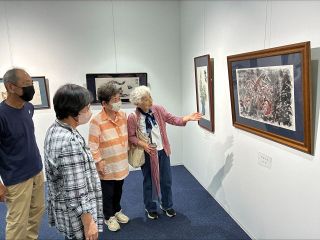 墨の濃淡で情緒豊かに　玉野墨彩展、草花や風景描く