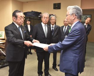 情報工学部大学院早期設置求める　福山市立大に商工会議所が要望書