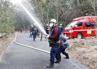 玉野市消防団 総務大臣表彰受ける　中継送水に力 ３月の山林火災でも