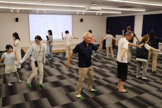 「月の輪おどり」継承へ   美咲・飯岡地区住民が講習会