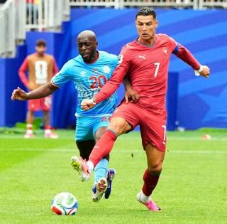 イングランド、初戦に快勝　サッカーＷ杯第７日