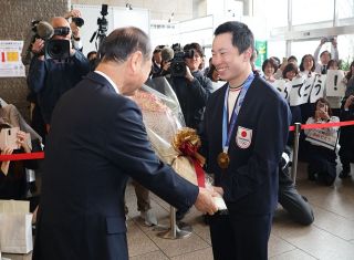 木村葵来選手に市スポーツ栄誉賞　ミラノ五輪金「岡山市民の誇り」