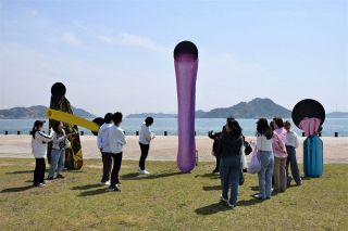 瀬戸芸の経済波及効果１９５億円　過去最大、訪日客の宿泊増で