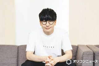 声優・花江夏樹、結婚してから10年！当時の式場で家族と記念撮影　「幸せな写真が見れて嬉しい」と大反響