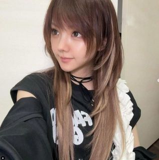 35歳・田中れいな、髪をおろした“ストレート”姿を公開　「レアショット！」「髪オシャ可愛い〜」