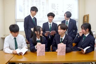 「文芸部をメジャーな存在に」　城東高が津山、朝日高と合同誌刊行