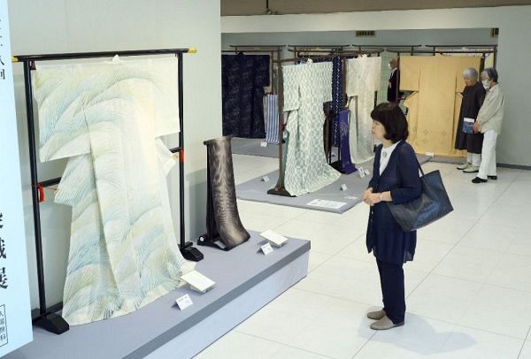 第59回日本伝統工芸染織展