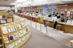 通路展示「児島湖流域環境保全ポスター・パネル展」