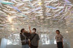 特別展「小松宏誠展 光と影のモビール」