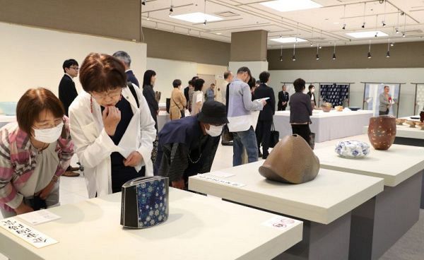 第６９回日本伝統工芸中国展